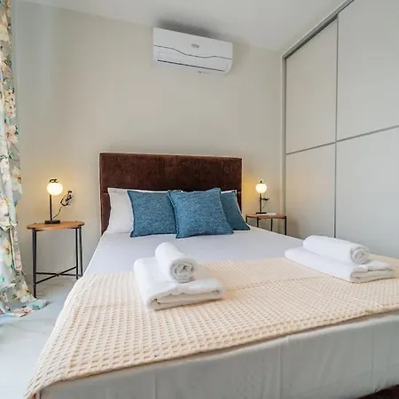 Appartamento Semiramis Modern - Sleeps 8 Néa Péramos Esterno foto
