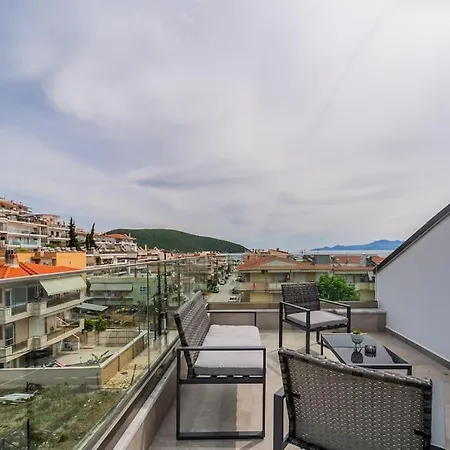 Appartamento Semiramis Modern - Sleeps 8 Néa Péramos Esterno foto