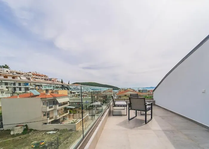 Semiramis Modern - Sleeps 8