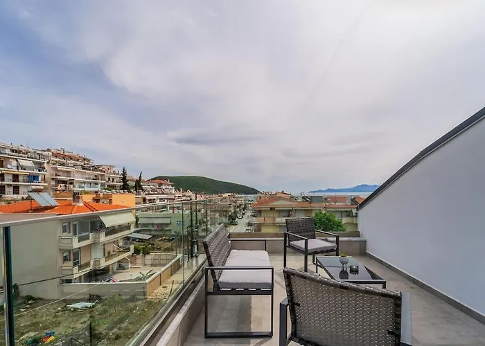 Semiramis Modern - Sleeps 8