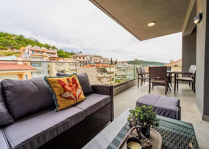Semiramis Modern - Sleeps 8