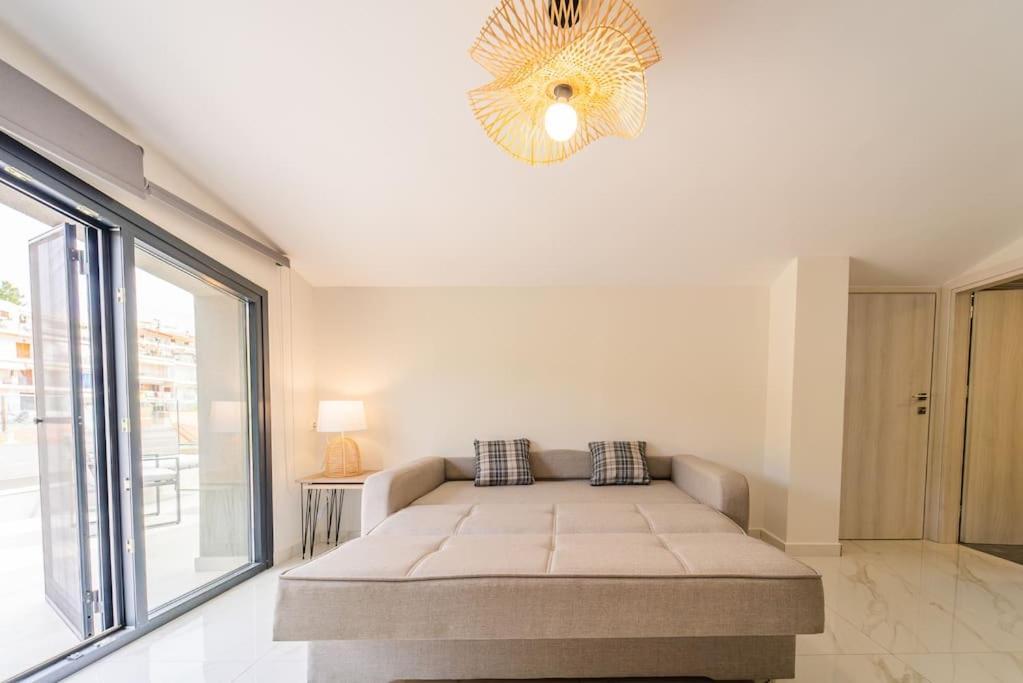 Apartment Semiramis Modern - Sleeps 8 *