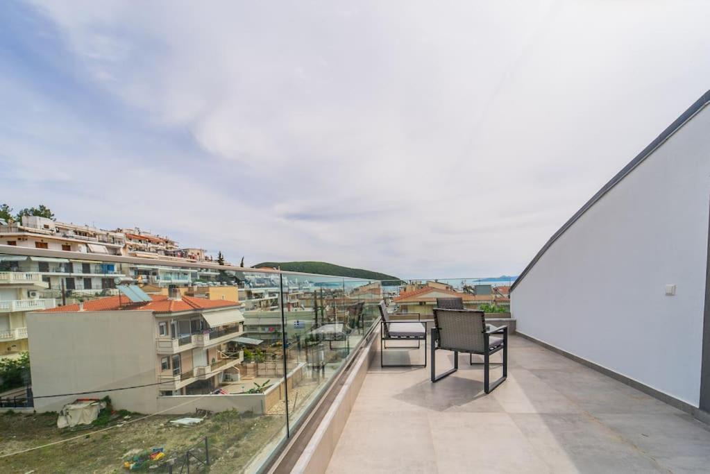 Apartment Semiramis Modern - Sleeps 8 Nea Peramos (Macedonia)