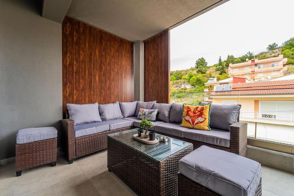 Semiramis Modern - Sleeps 8 * Nea Peramos (Macedonia)