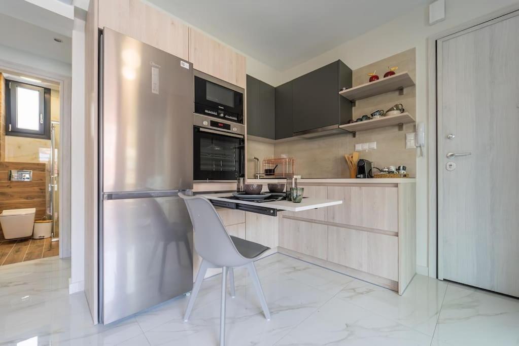 Semiramis Modern - Sleeps 8 Apartment *