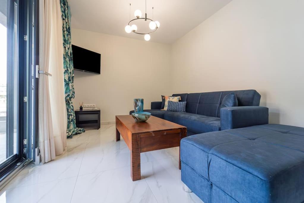 Semiramis Modern - Sleeps 8 Apartment *
