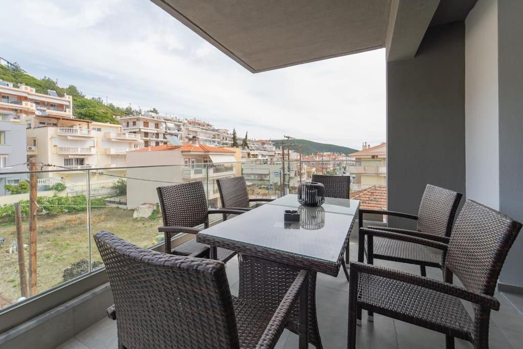 Semiramis Modern - Sleeps 8 Nea Peramos (Macedonia)
